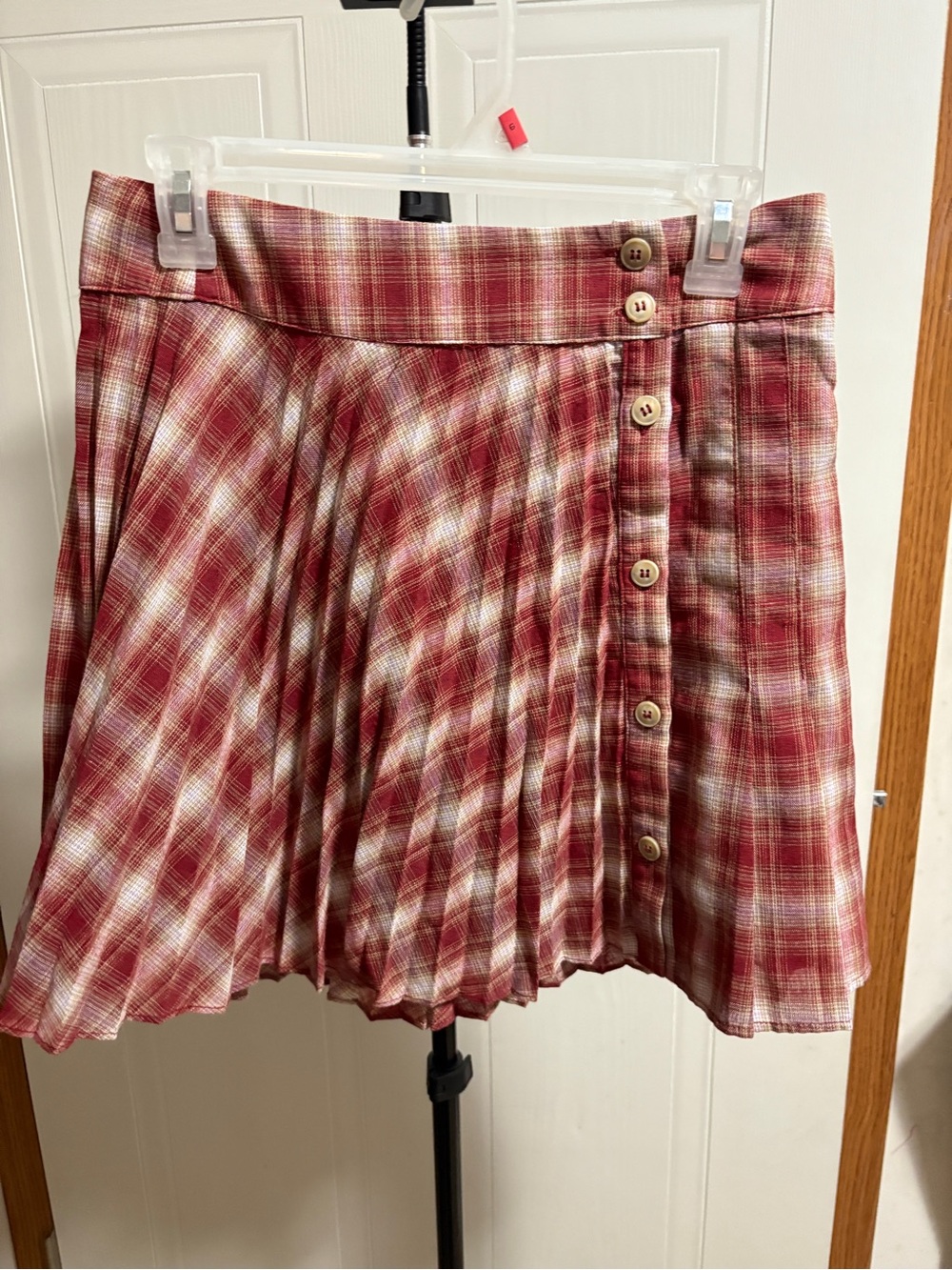 entro Red Plaid Pleated Button-Front Skirt
